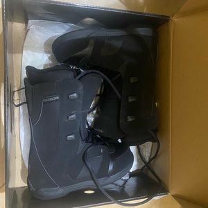 Snowboarding boots brand RIDE